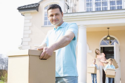 Efficient packing and unpacking support for homes and businesses in Bayswater